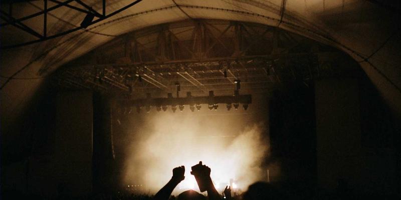 亲手打造生活美学：手工爱板凳的室内设计新主张