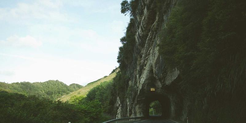 爱板凳新美学：榫卯工艺如何重塑现代家居生活与室内设计