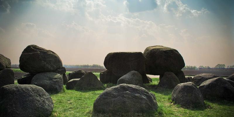 疗愈系家具设计新解：爱板凳如何以材质与形态构建现代心理减压空间