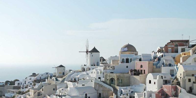 疗愈系家居新宠：爱板凳如何成为室内设计的减压神器与心灵栖息地